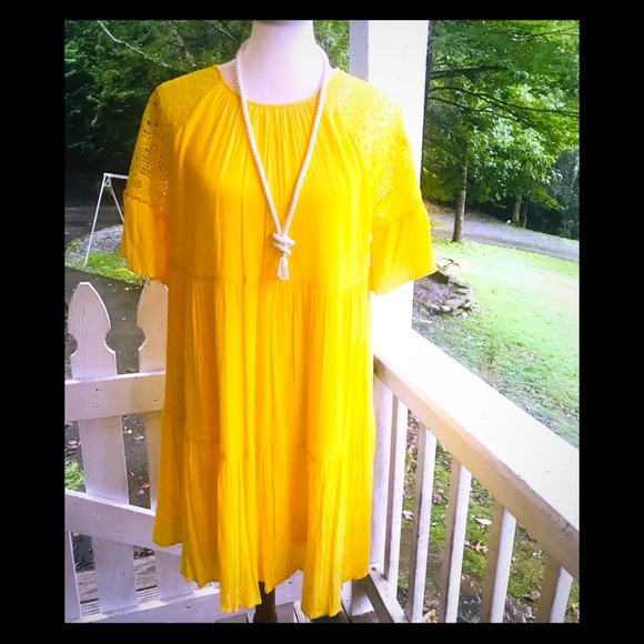 Gianni Bini Dresses & Skirts - GB Gianni Bini Sunflower Crepe Dress M FREE SHIP